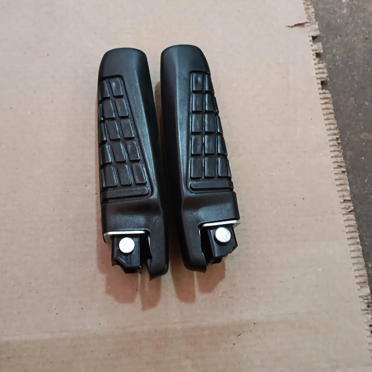 REAR FOOTREST ASSY RAY FASCINO