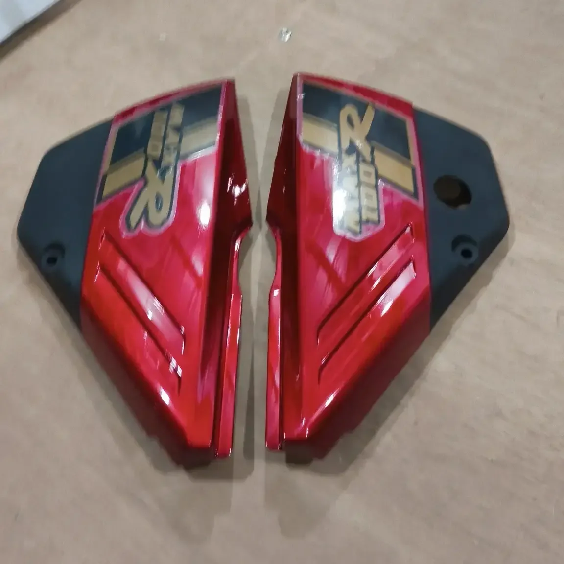 SUZUKI OLD SIDE DOOR RED