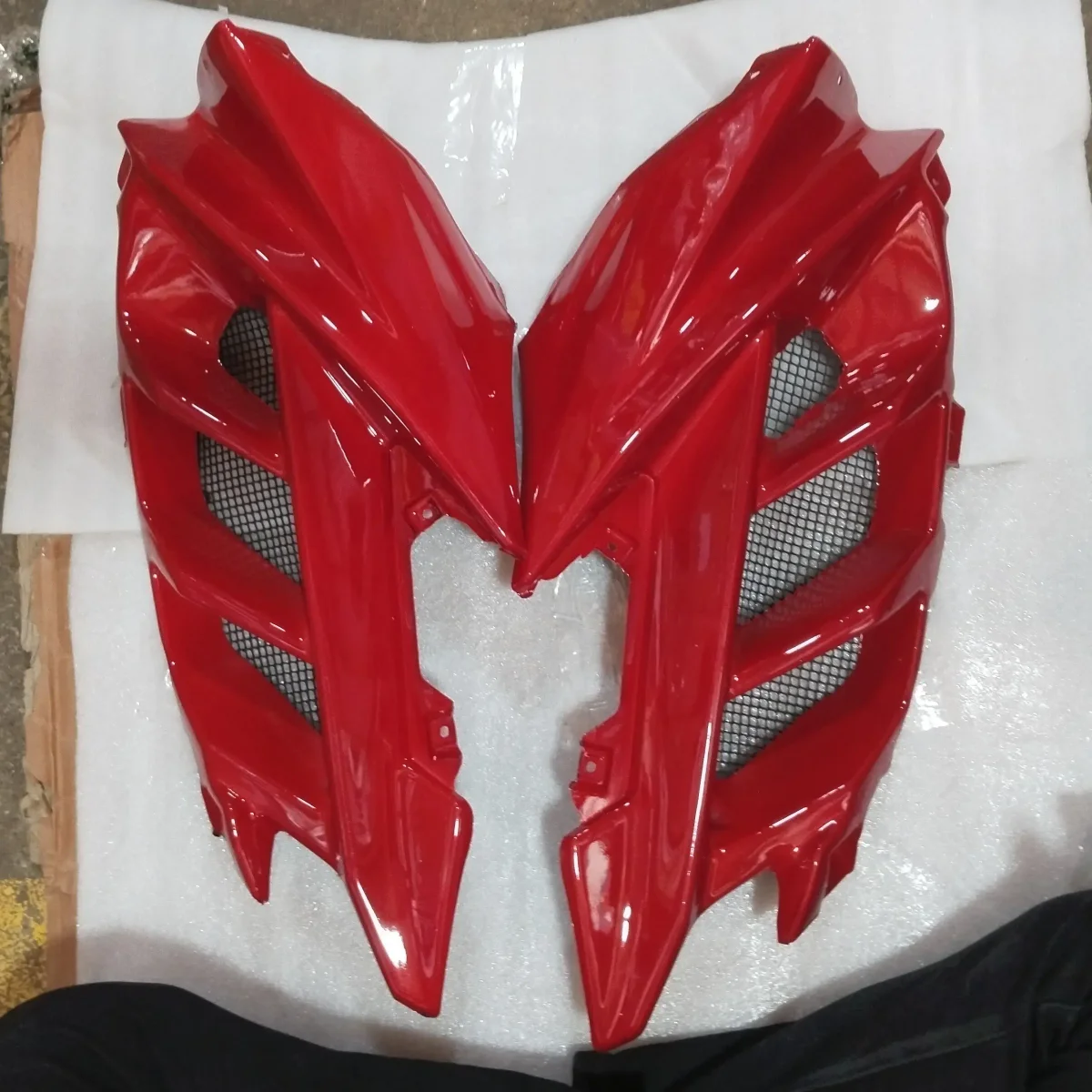 R15 V2 COVER 7&8 SPORT RED