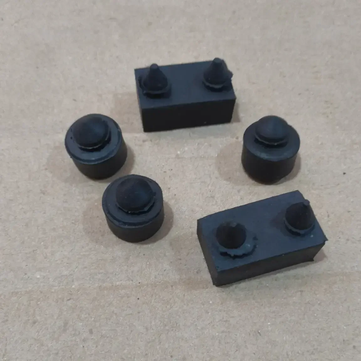 SUZUKI SEAT RUBBER KIT 2