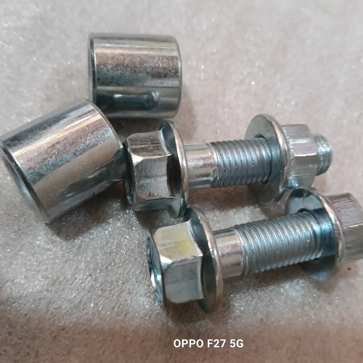 CENTER STAND BOLT &BUSH KIT FZ 2