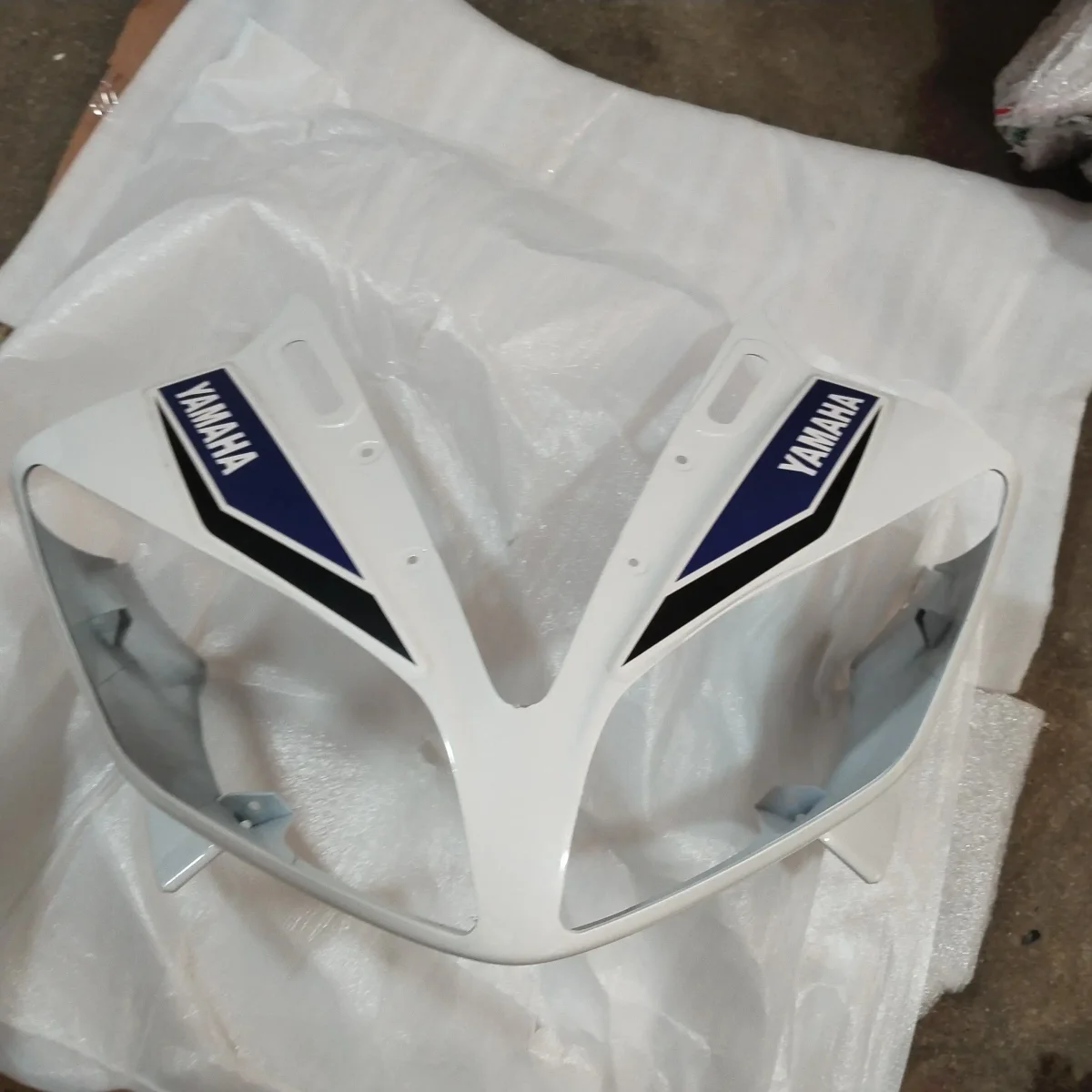 R15 V2 HEAD LIGHT VISOR WHITE/BLUE