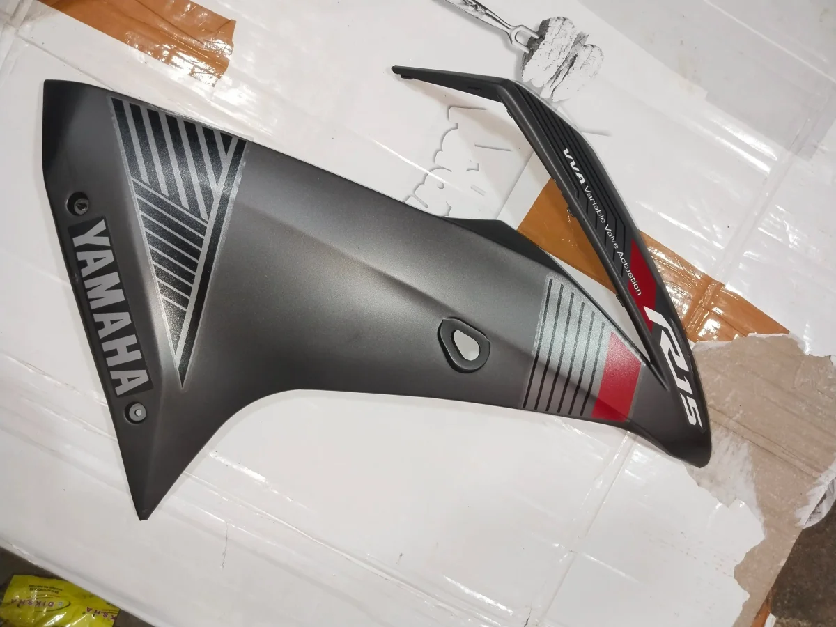 R15 V3 FRONT PANEL MATT GREY/RED