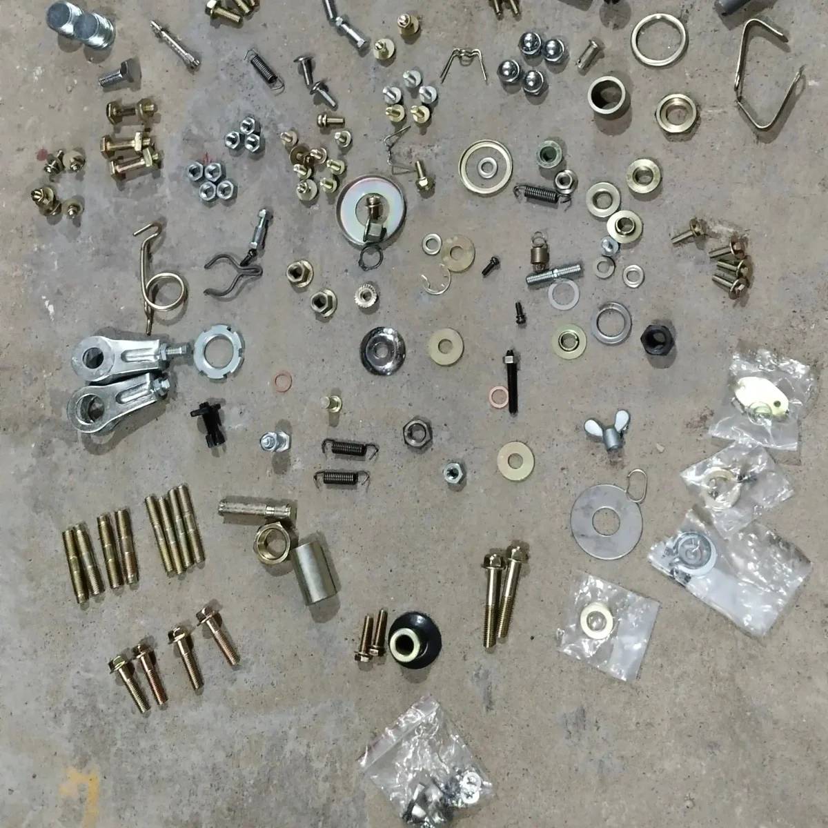 NUT BOLT KIT W/AXLE (RX.242)