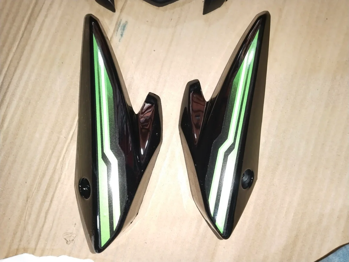 FZ V2 HEAD LIGHT VISOR GLOSSY BLACK GREEN 2