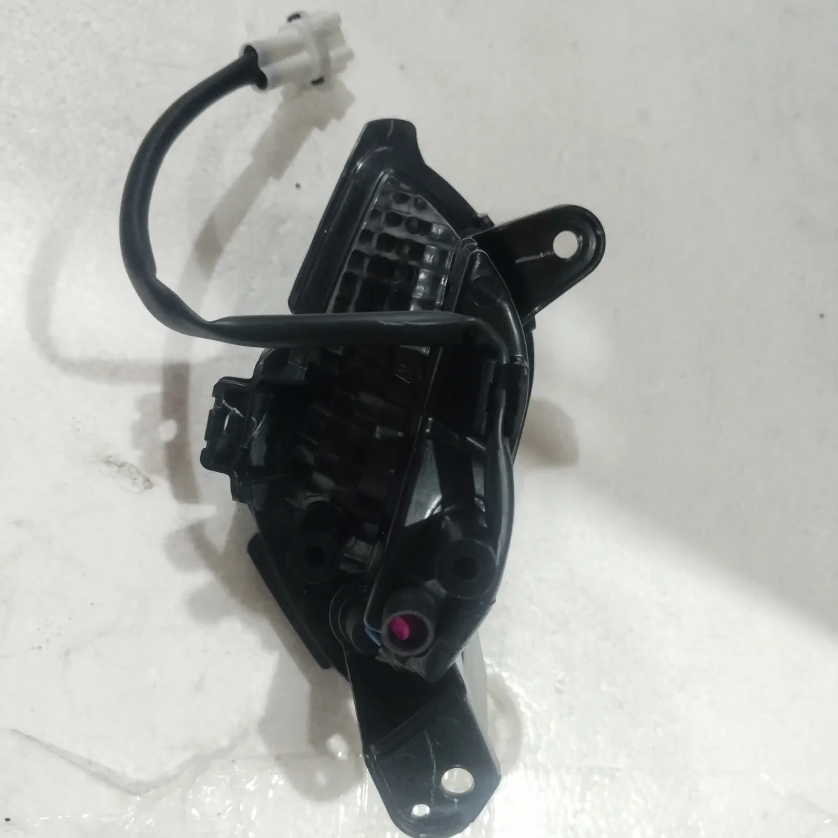 PILOT LIGHT ASSY RIGHT SIDE MT15 2