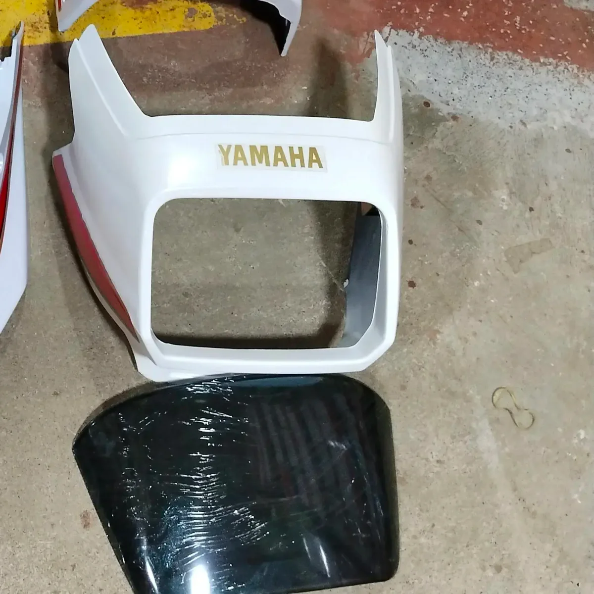 HEAD LIGHT VISOR (WHITE) (RXZ.659W) 2