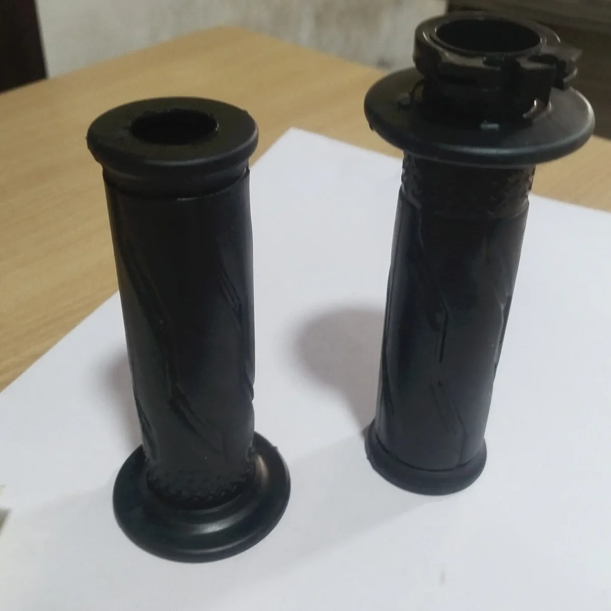 R15V2 HANDLE GRIP 2