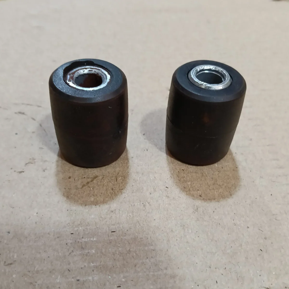 SUSPENSION BRUSH W/RUBBER RAY