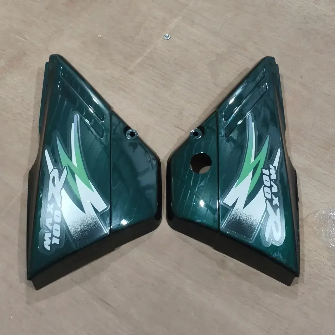 SUZUKI NEW SIDE DOOR GREEN