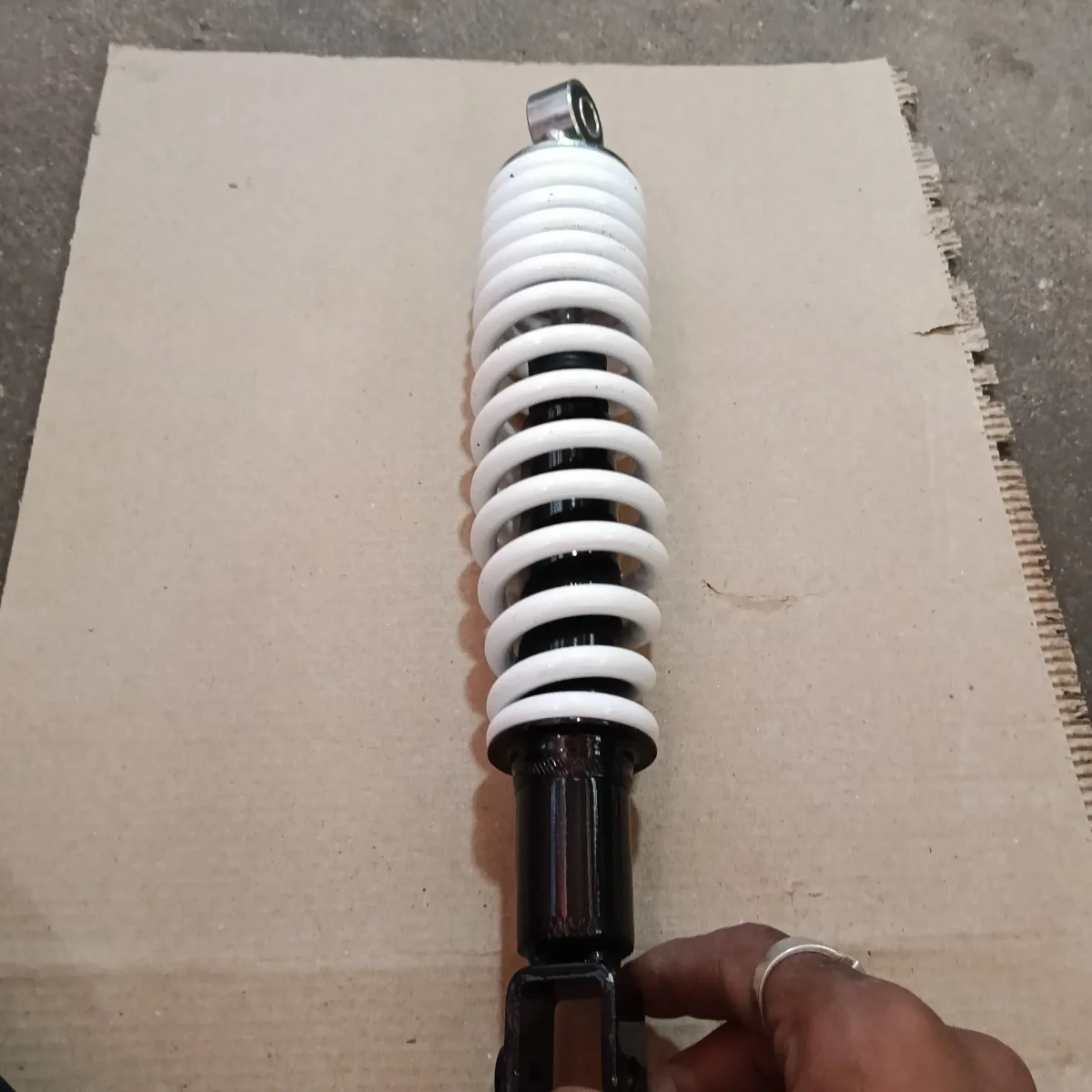REAR SHOCKER ASSY WHITE RAY