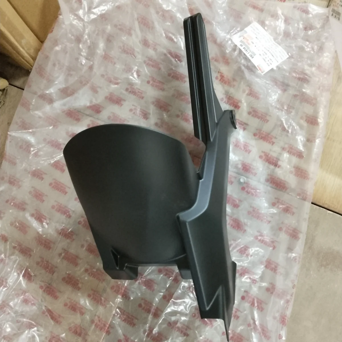 REAR FENDER COMP MT V1 V2