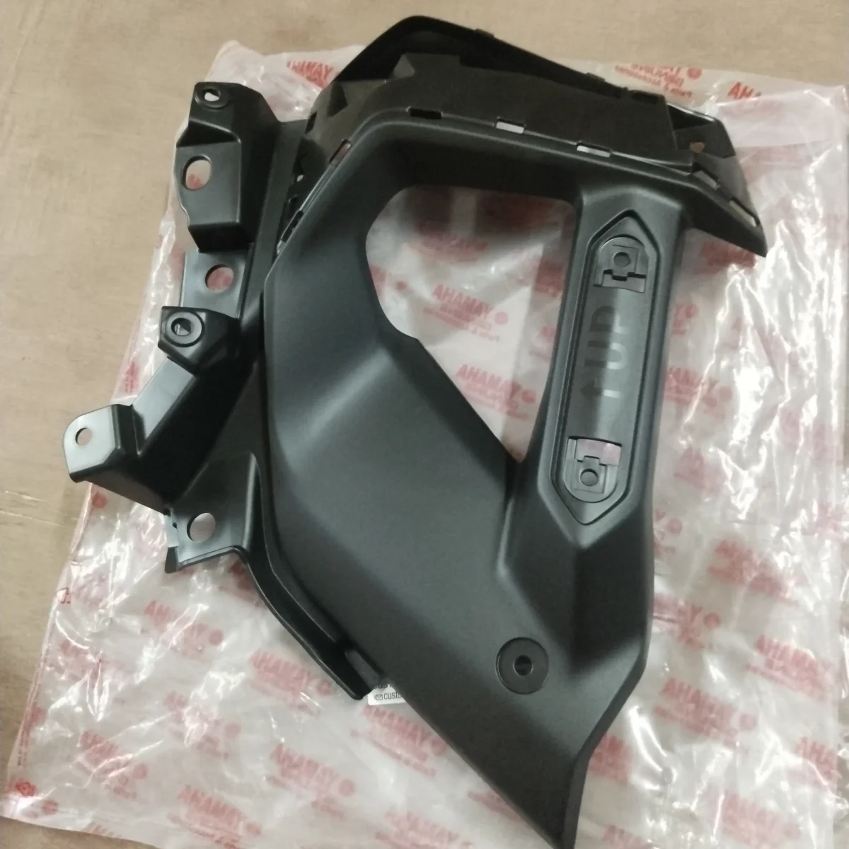 GUIDE AIR RIGHT SIDE MT V1 V2 2