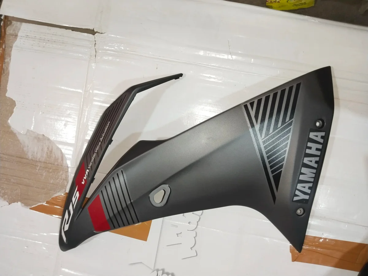 R15 V3 FRONT PANEL MATT GREY/RED 2