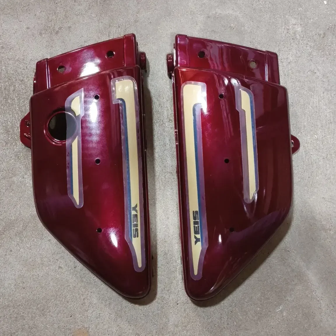 RX135 SIDE PANEL SET MAROON colour