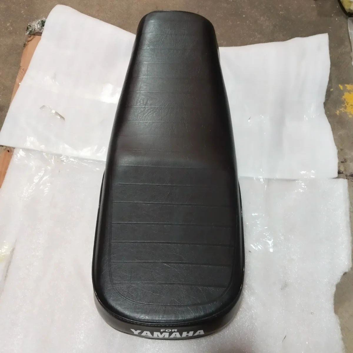 RX135/5SPEED SEAT ASSY(PVC) 2