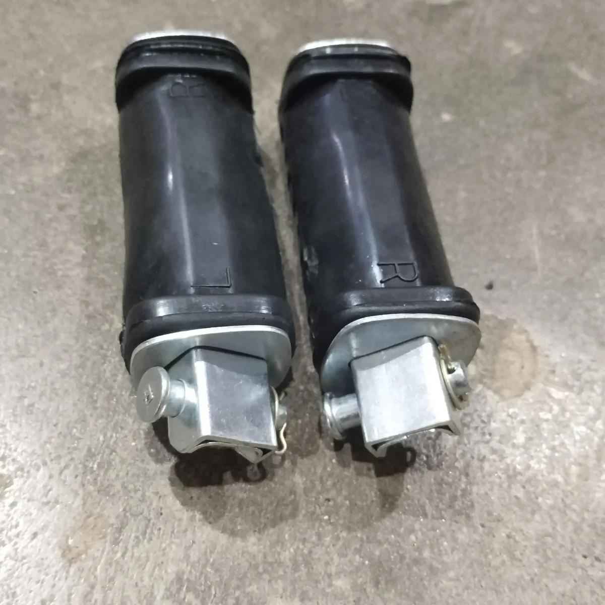 REAR FOOT REST ASSY RXZ/CRUX /YBX /RX 2