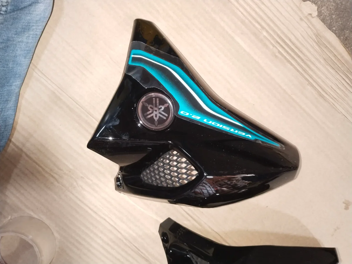 FZ V2 T.P.F.C BLACK/CYAN 2