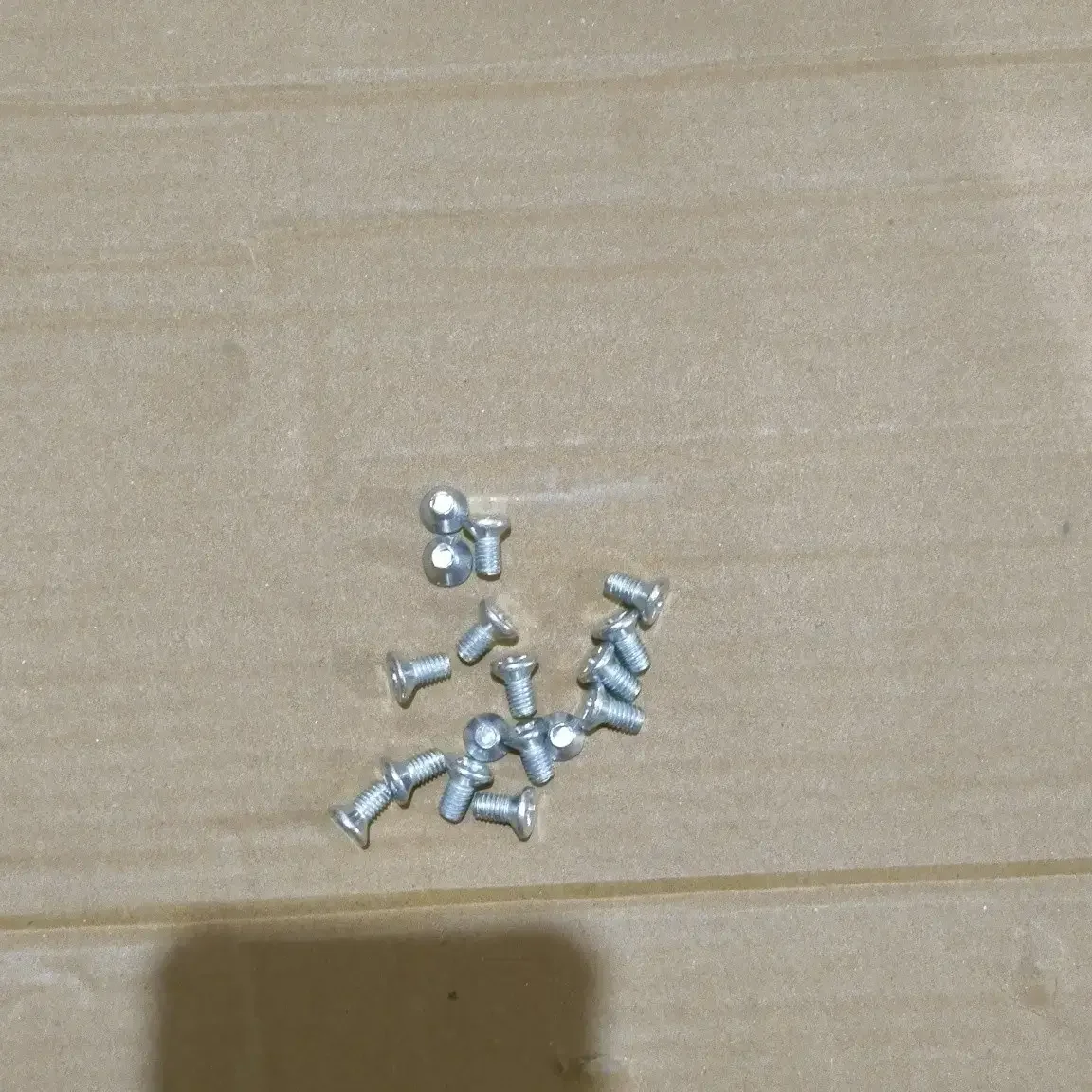 SUZUKI HANDLE LOCK SCREW