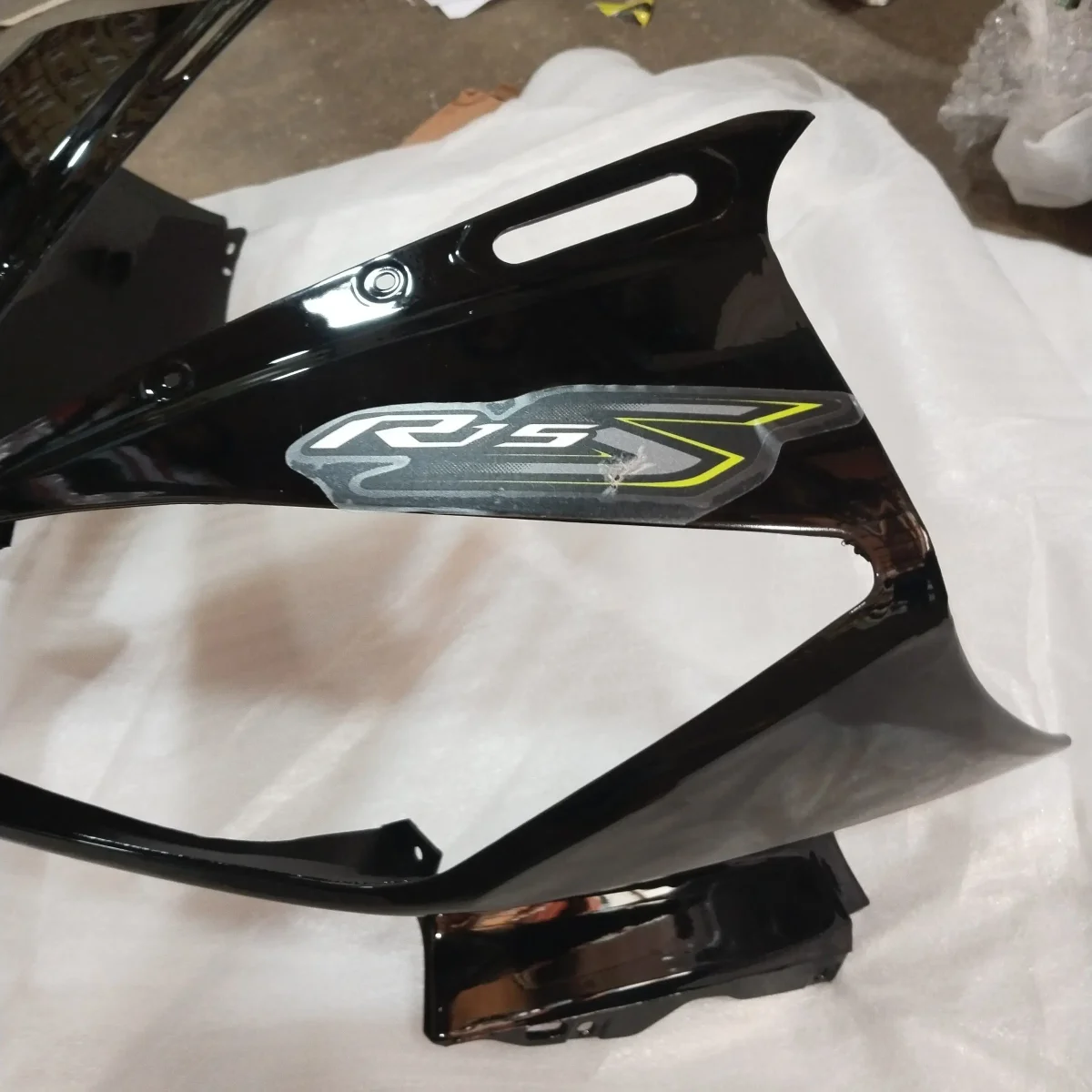 R15-S HEAD LIGHT VISOR BLACK/GREEN 2