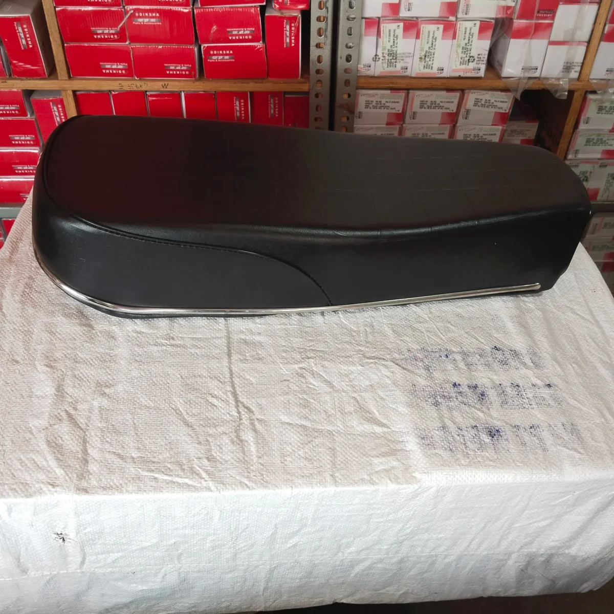 SEAT COMP. (PVC BASE) (RX.329) 2