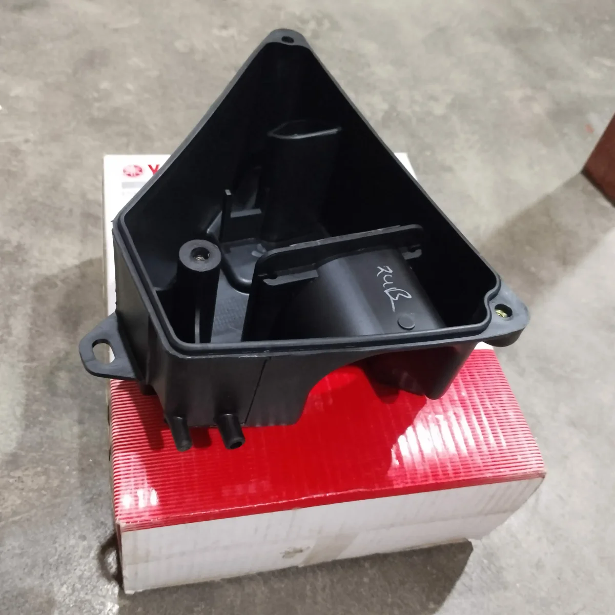 AIR FILTER BOX CRUX 2