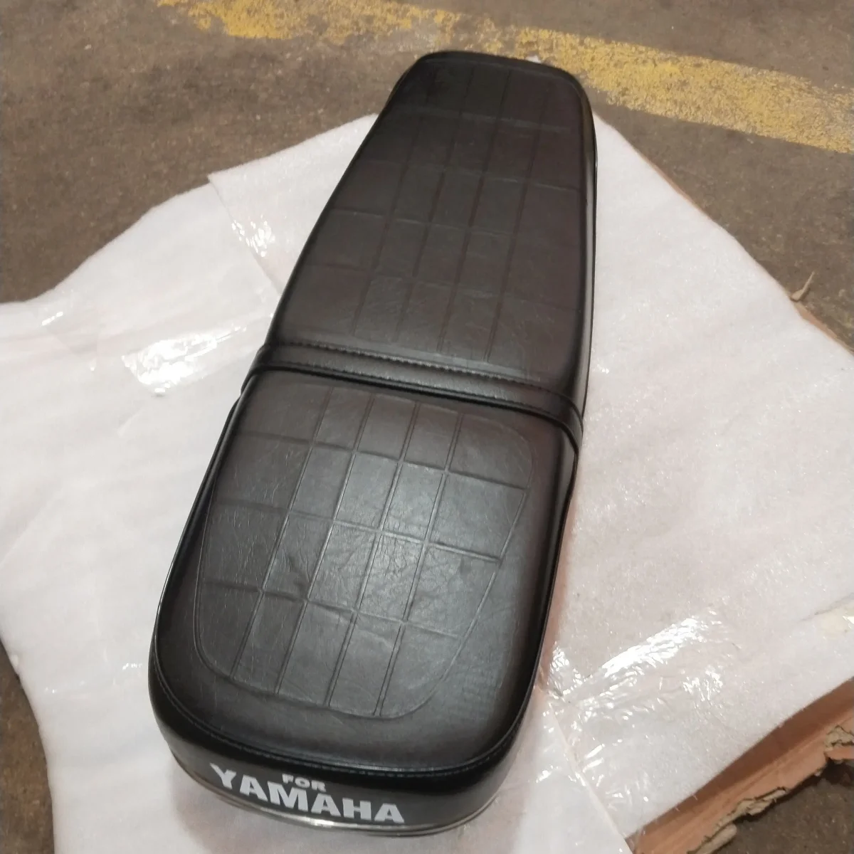 RX100 SEAT ASSY (METAL) 2