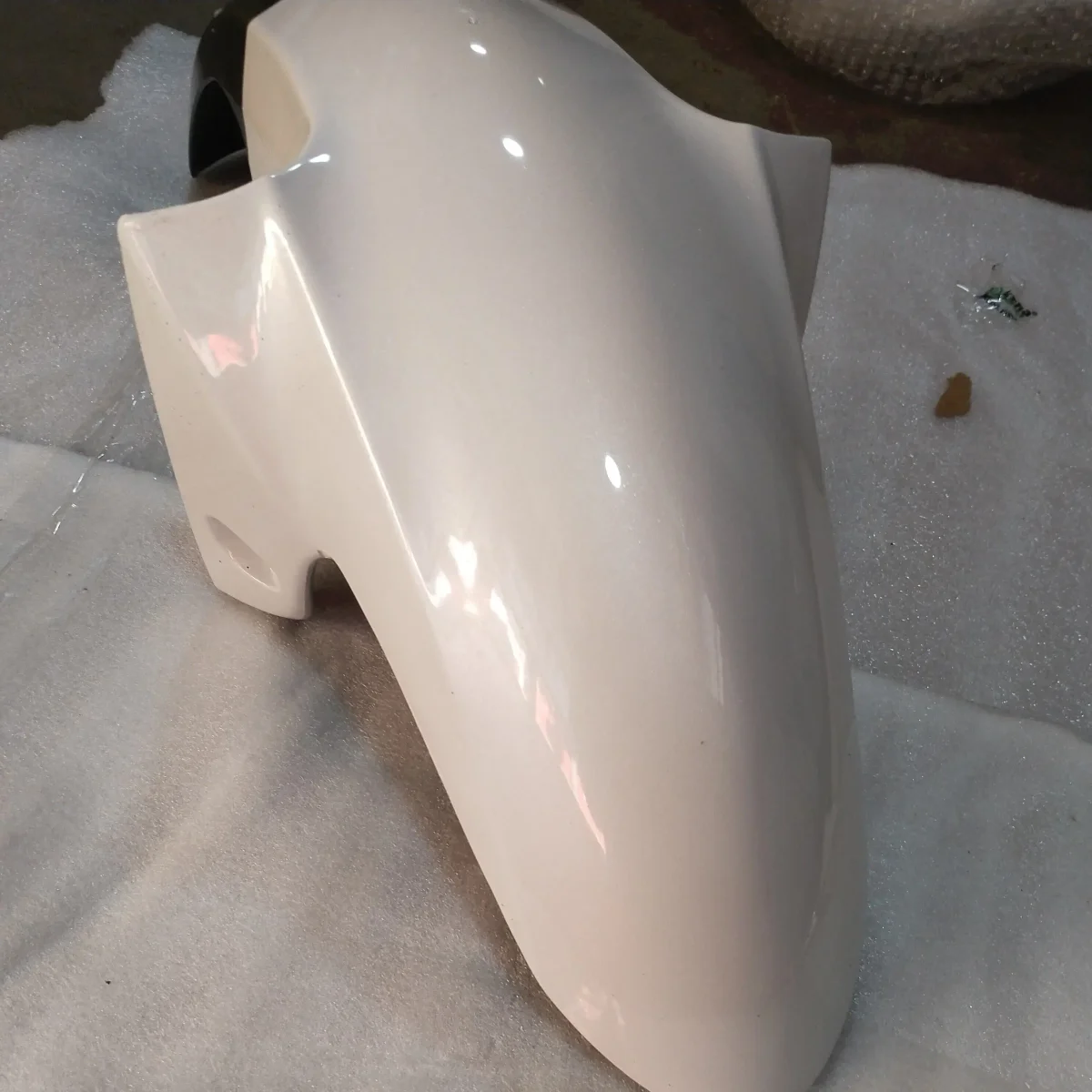 R15 V1 V2 FRONT MUDGUARD WHITE 2