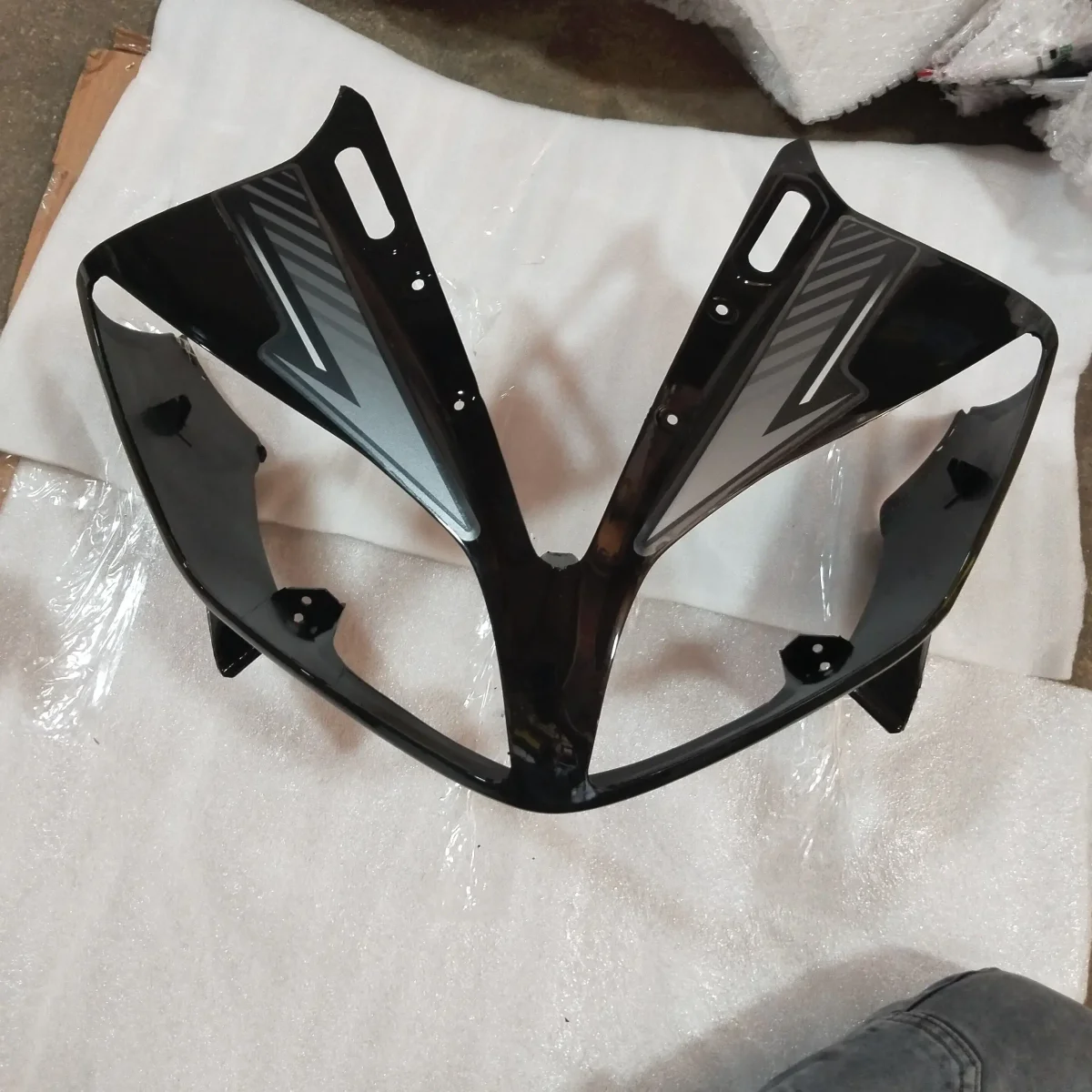 R15 V2 HEAD LIGHT VISOR BLACK/GREY