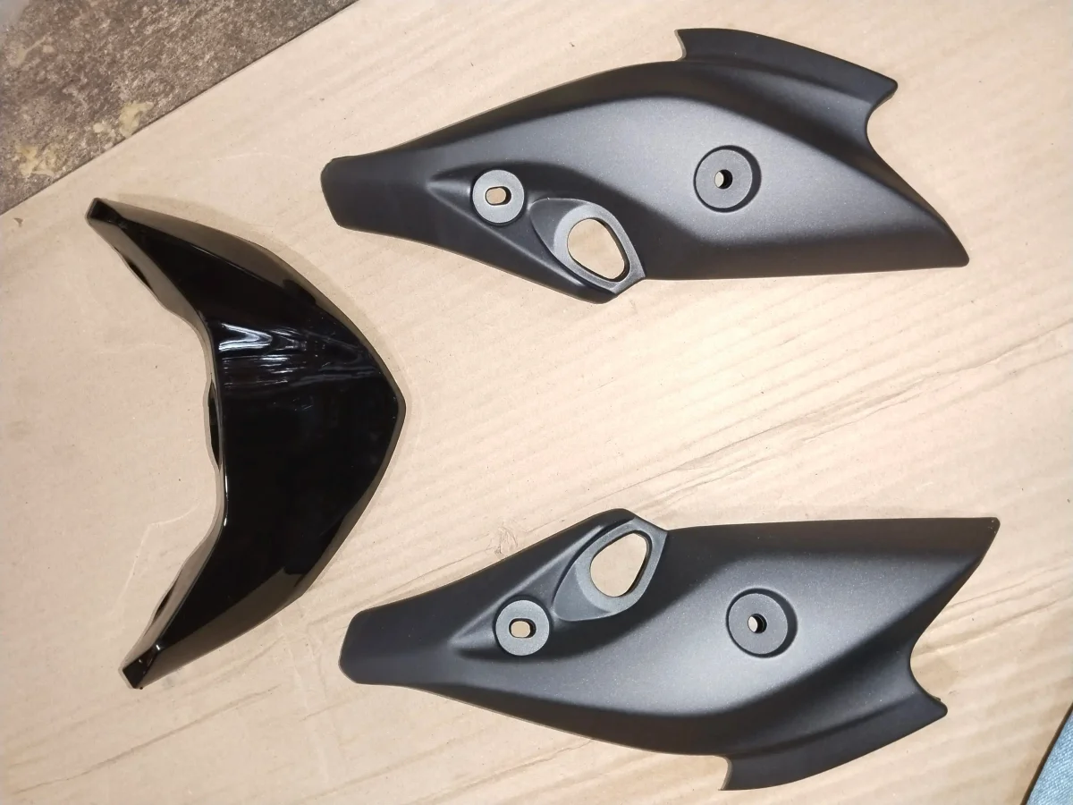 FZS HEAD LIGHT VISOR MATT BLACK