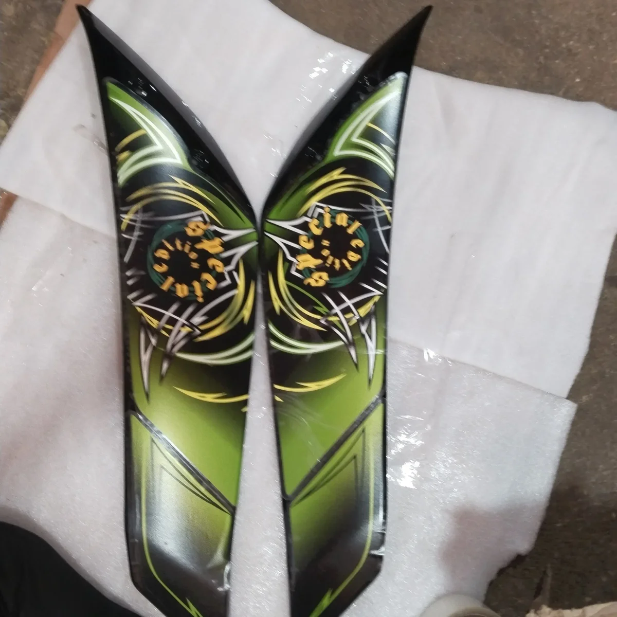 R15 V2 PANEL 1&2 BLACK/GREEN