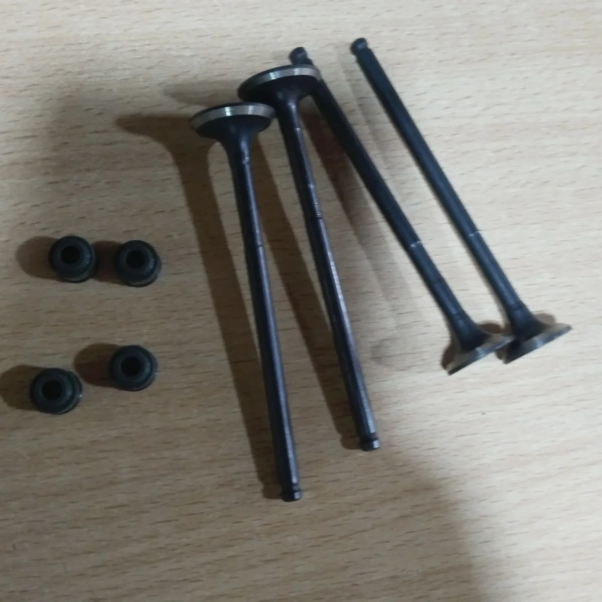 R15 VALVE SET WITH OIL SEAL 4 PES