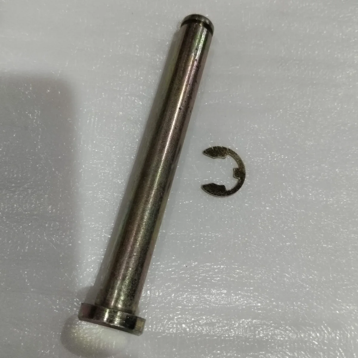 Center Stand Pin Crux Ybx