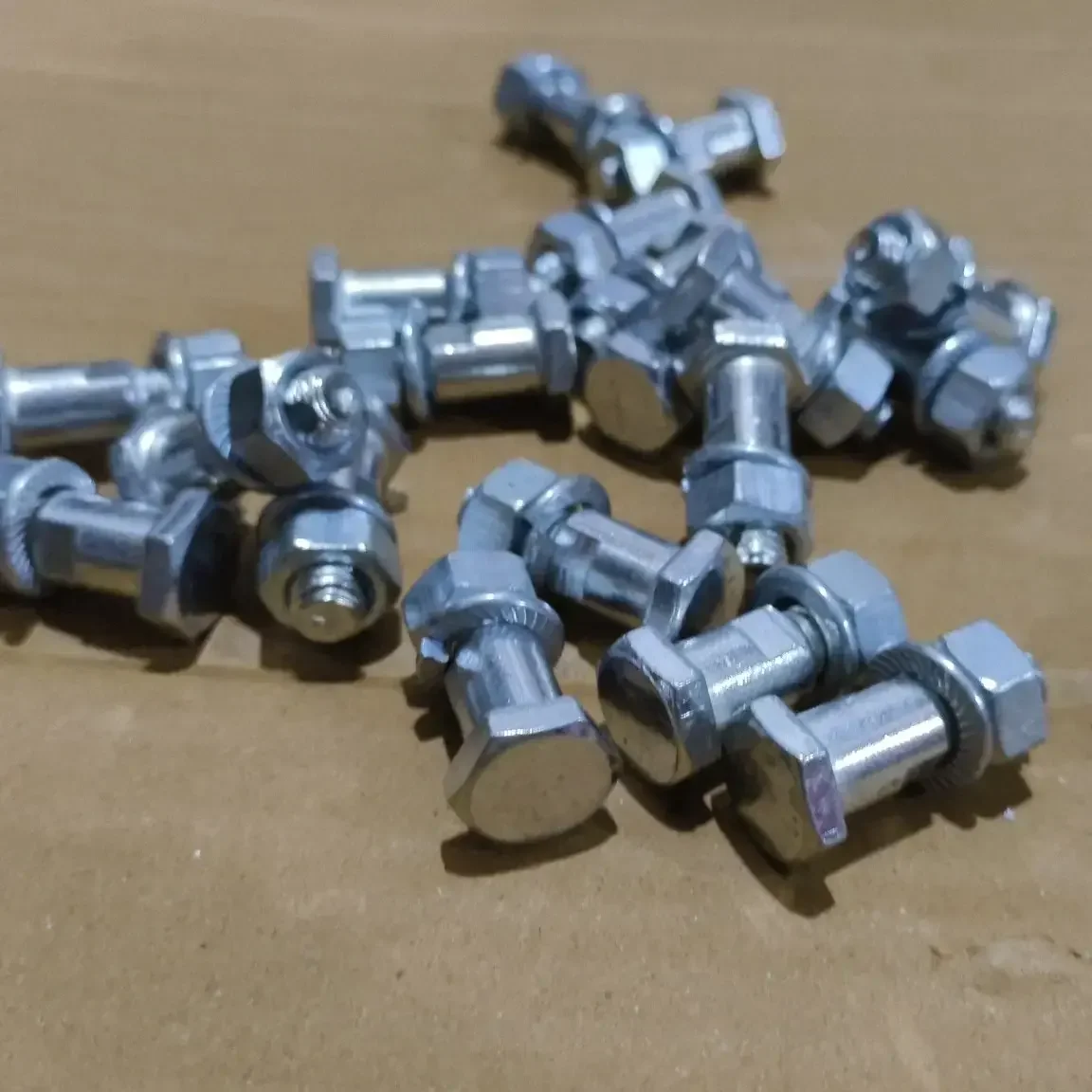 SUZUKI DRUM BOLT 2