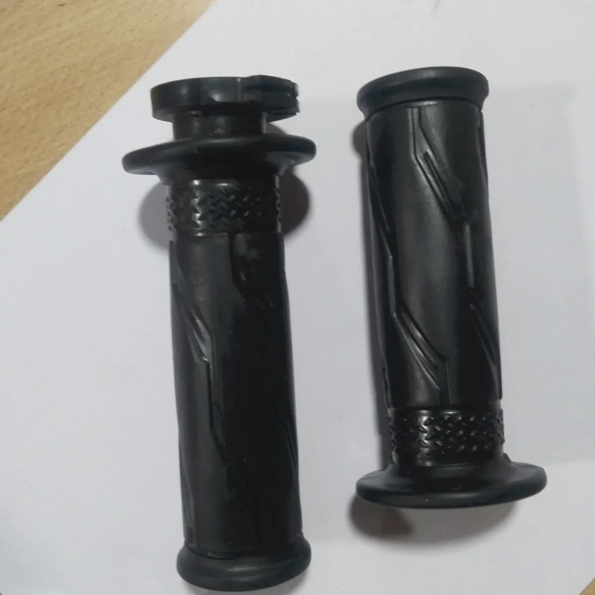 R15V1 HANDLE GRIP SET 2