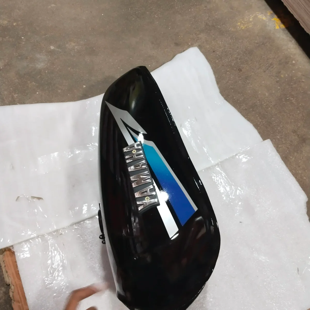 5SPEED TANK  (BLACK) 2