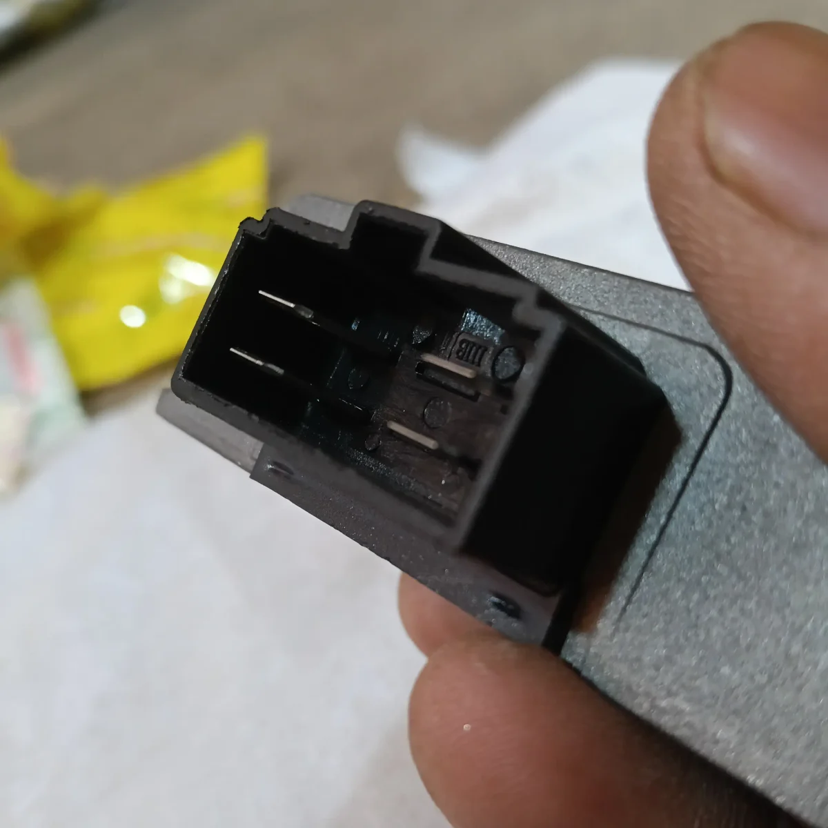 REGULATOR RECTIFIER ASSY 4 PIN. FZ 250CC 2