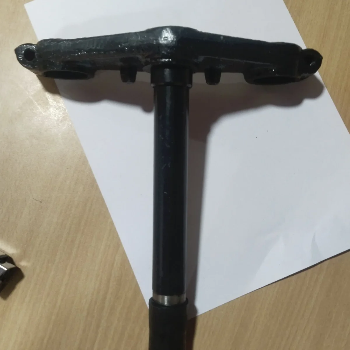 R15V1. V2 HANDLE TEE