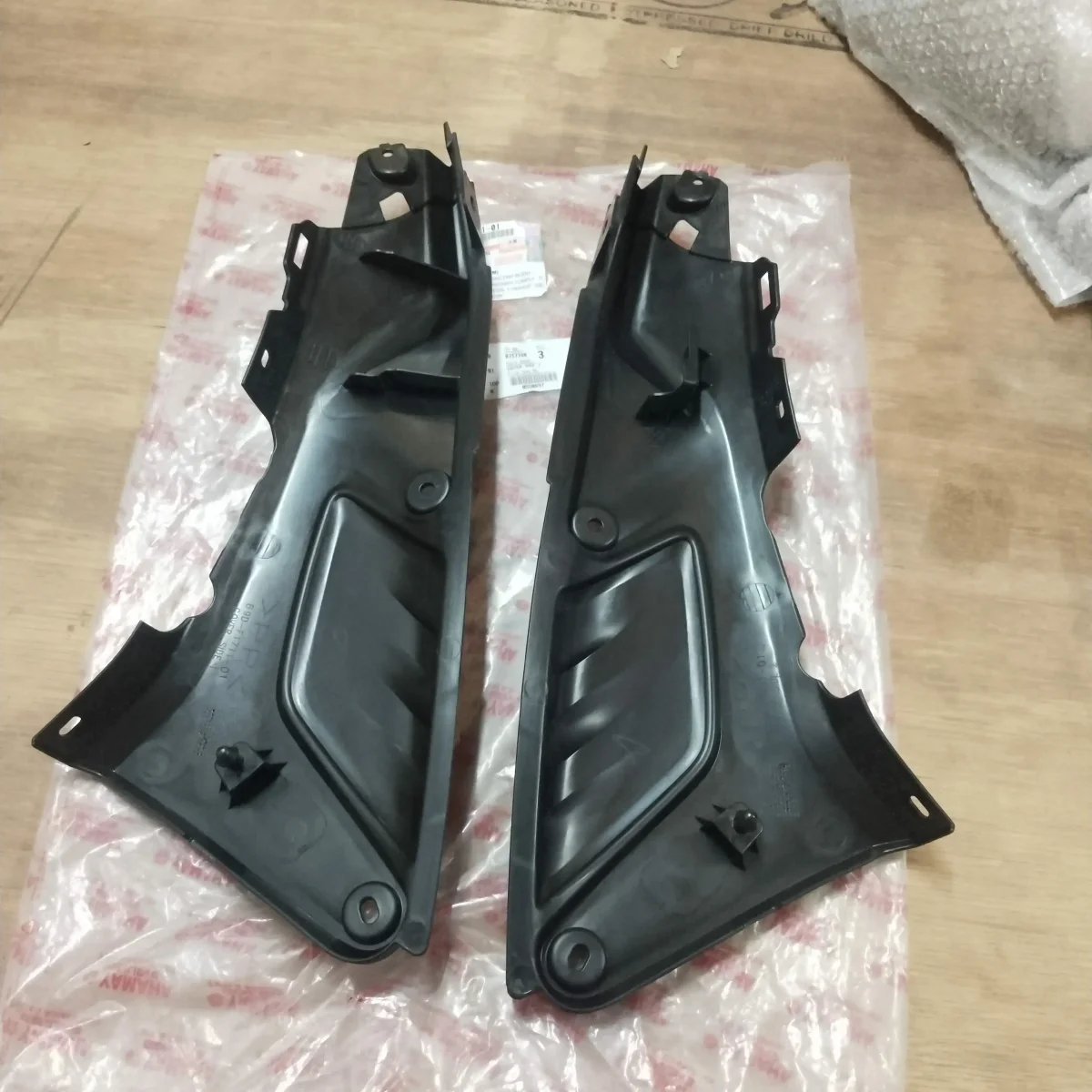 SIDE COVER LEFT AND RIGHT MT15 V1 V2 2