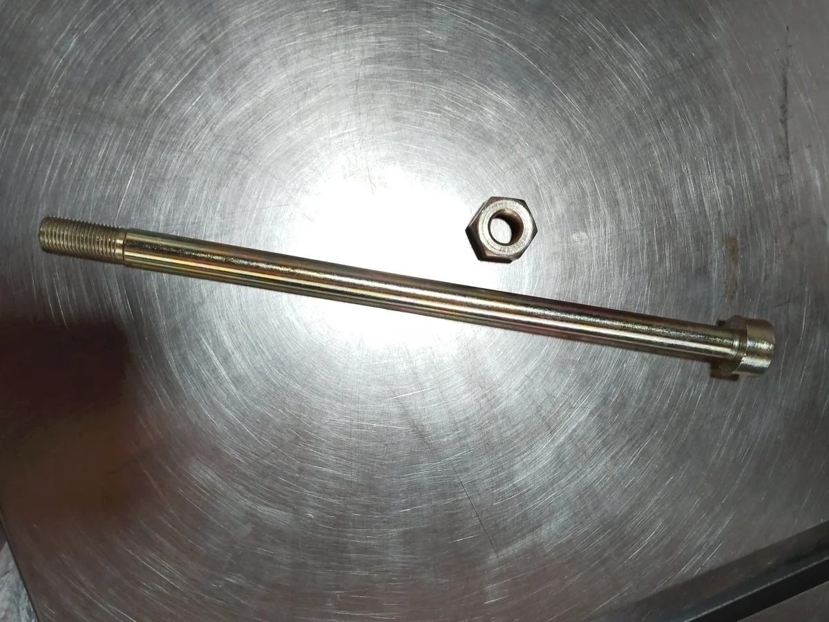 REAR SUNSPENSION AXLE W/ NUT (JHULA AXLE) (RX.316) 2