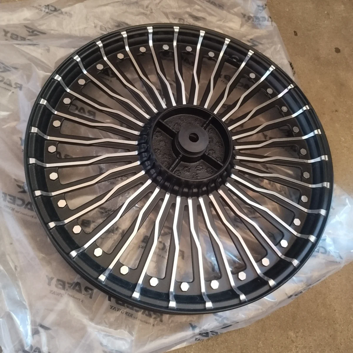 REAR ALLOY WHEEL RX SERIES CRUX 2