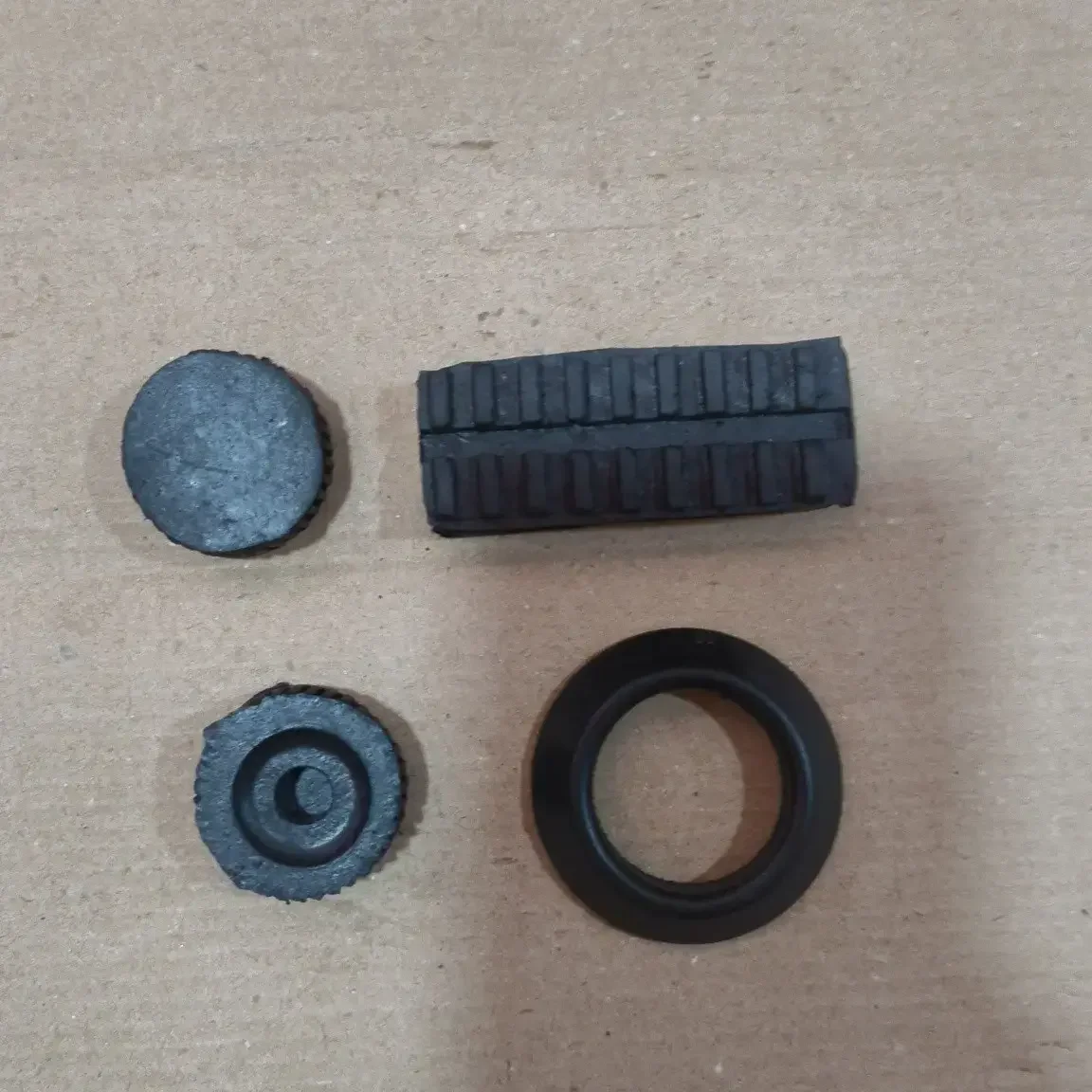 PETROL TANK RUBBER KIT