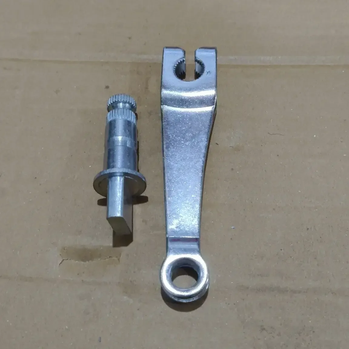 SUZUKI FRONT BRAKE CAM LEVER SET 2