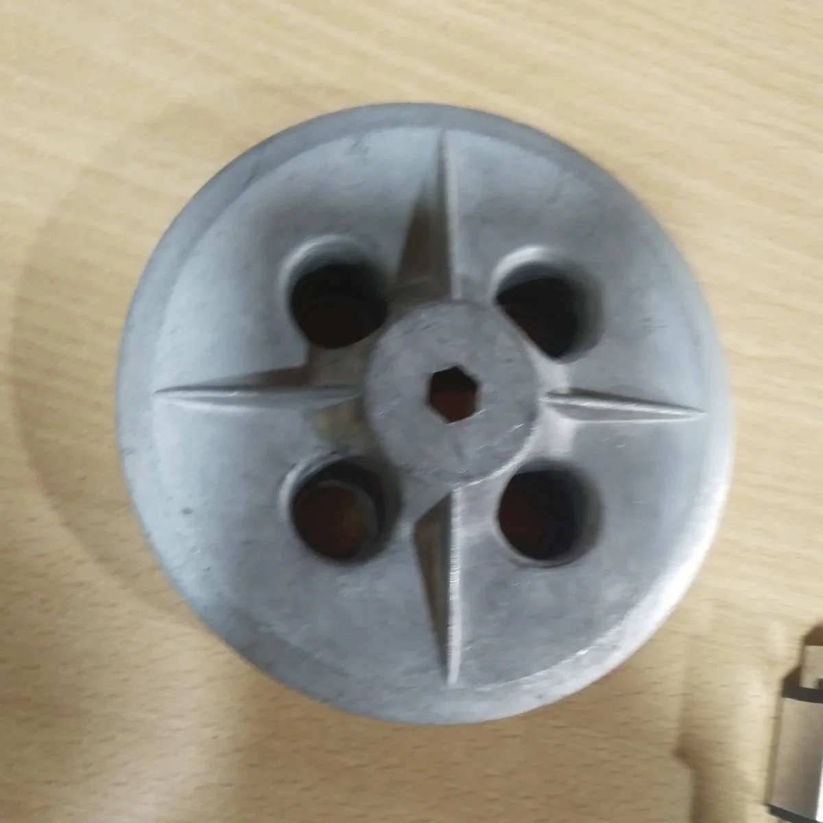 R15v1  clutch pressure plate 2