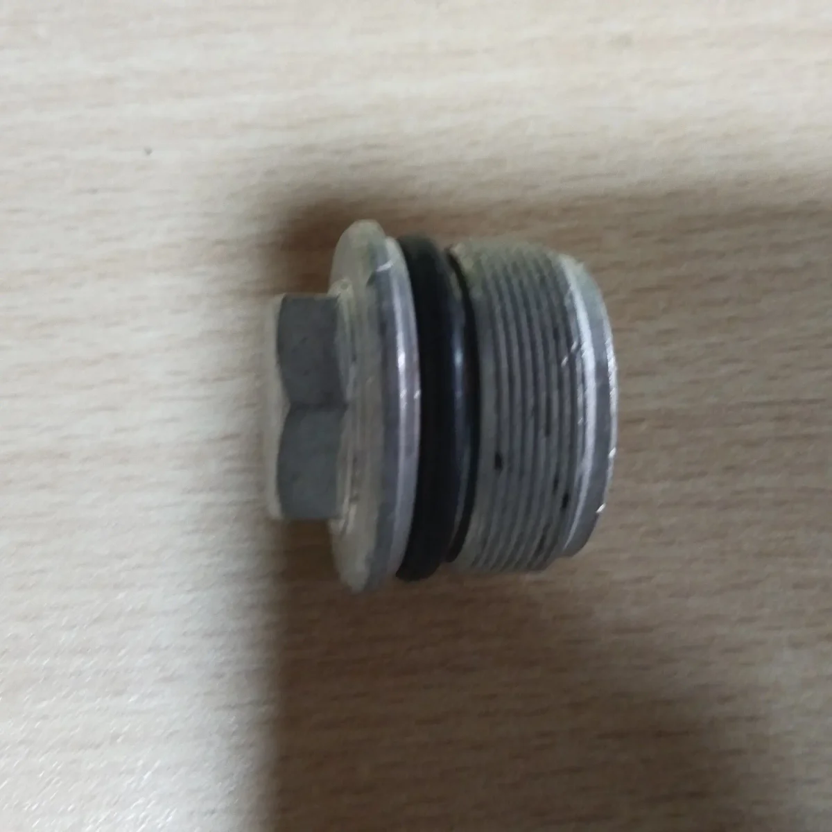 R15V1 MAIN TUBE  NUT WITH ORING 2