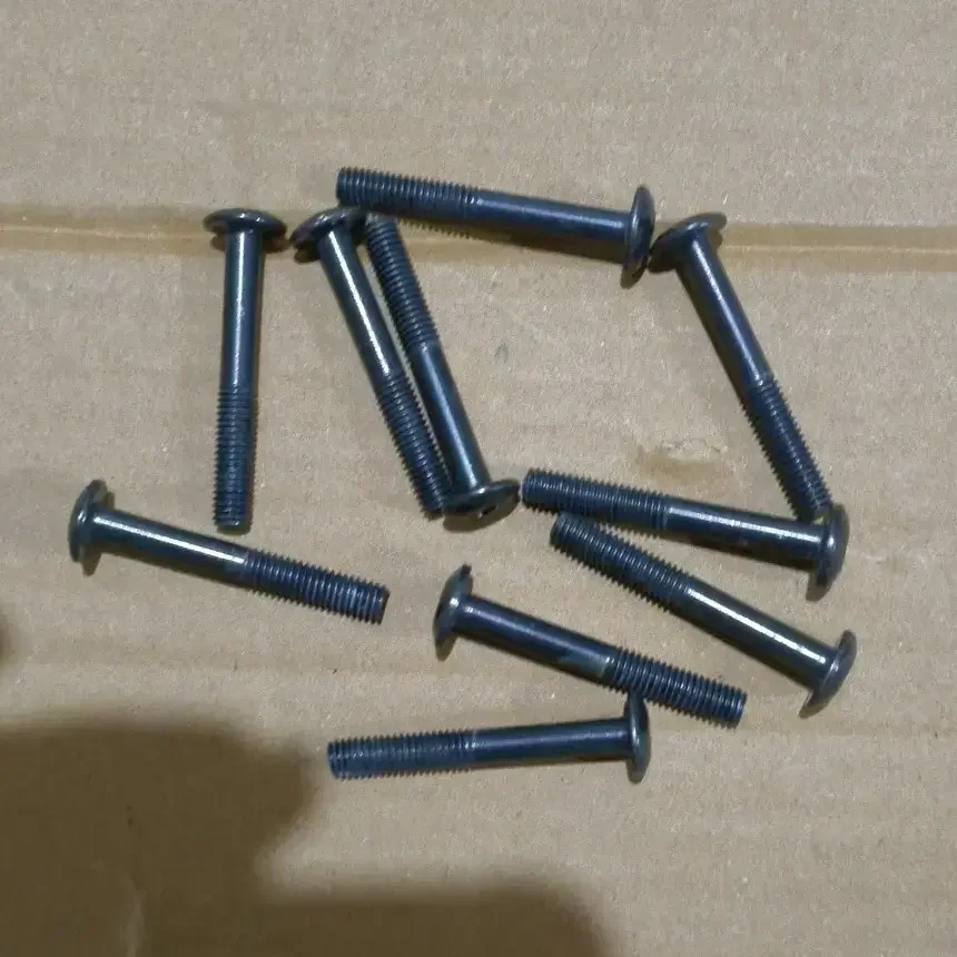 SUZUKI SIDE PANEL SCREW