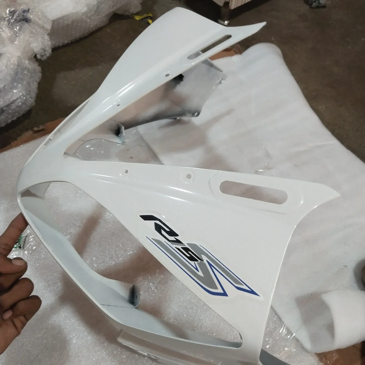 R15-S HEAD LIGHT VISOR WHITE 2