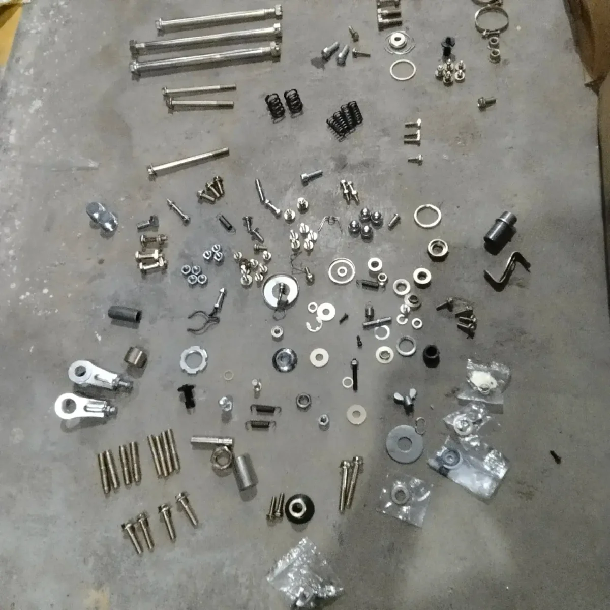 NUT BOLT KIT W/AXLE (RX.242) 2