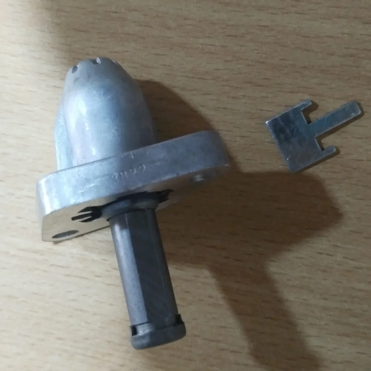 R15  TENSIONER ASSY 2