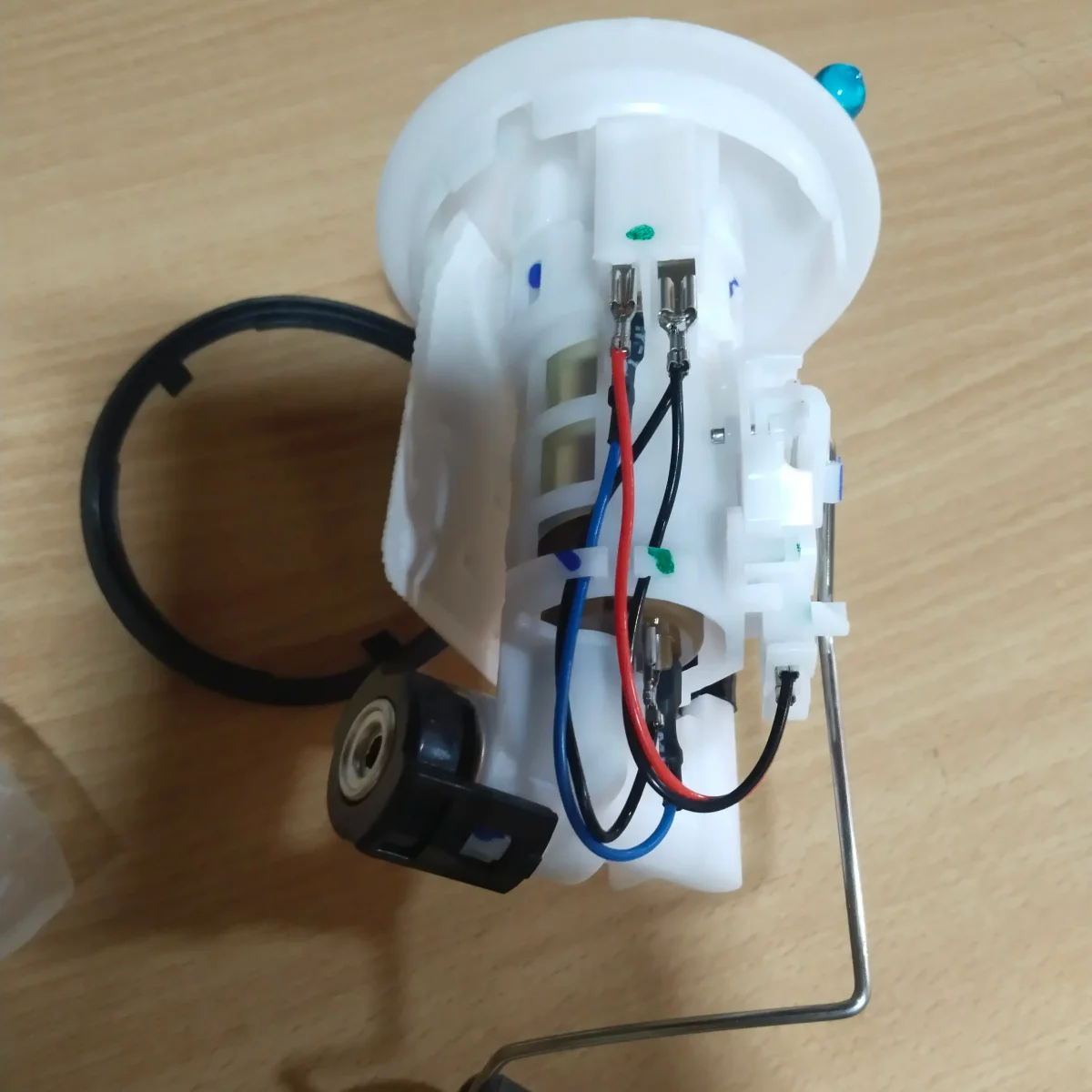 R15 V1. FUEL PUMP ASSEMBLY